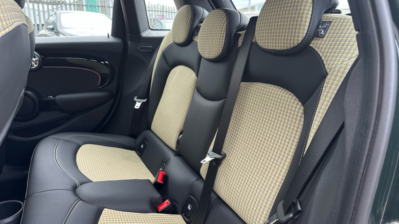 MINI Hatchback 1.5 Cooper Resolute Edition Premium 5dr Auto Petrol Hatchback